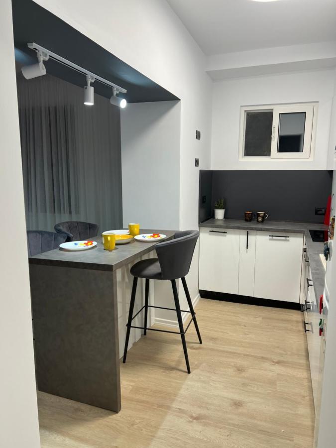 Amion Apartment In Center Of Tirana Buitenkant foto