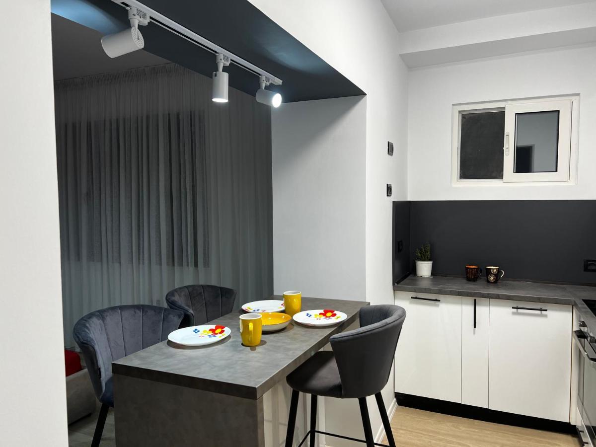 Amion Apartment In Center Of Tirana Buitenkant foto