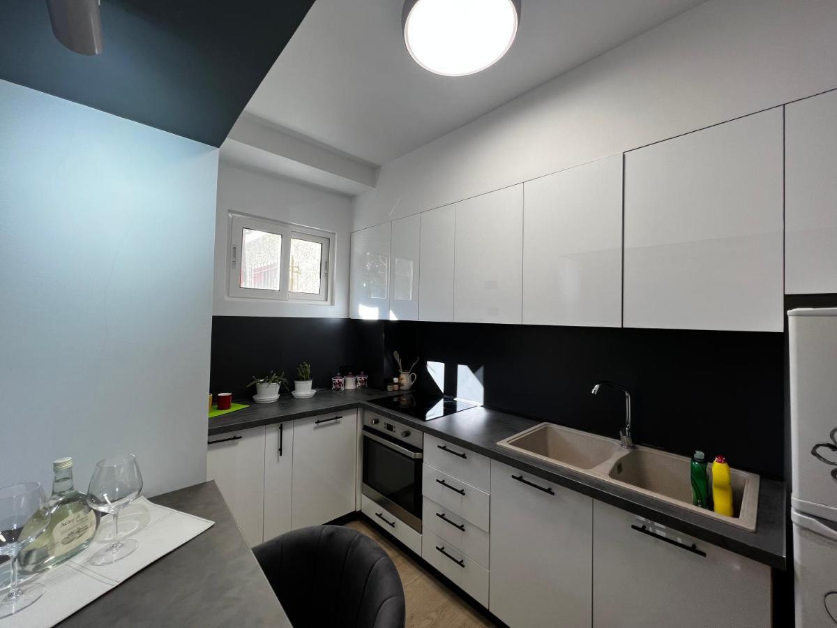 Amion Apartment In Center Of Tirana Buitenkant foto