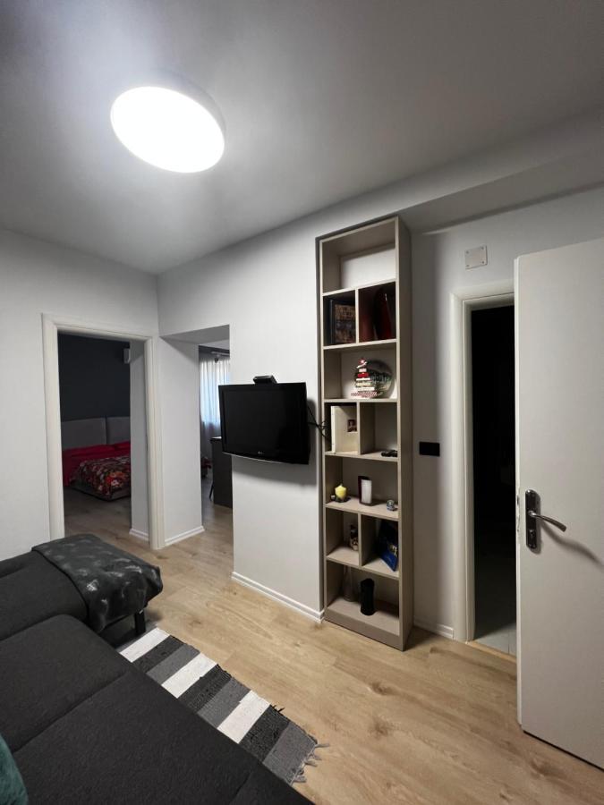 Amion Apartment In Center Of Tirana Buitenkant foto
