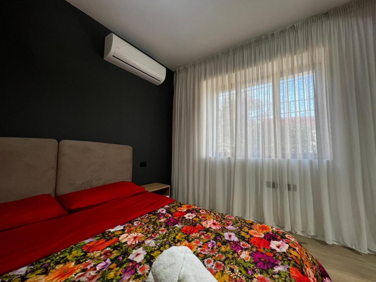 Amion Apartment In Center Of Tirana Buitenkant foto