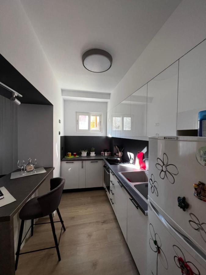 Amion Apartment In Center Of Tirana Buitenkant foto