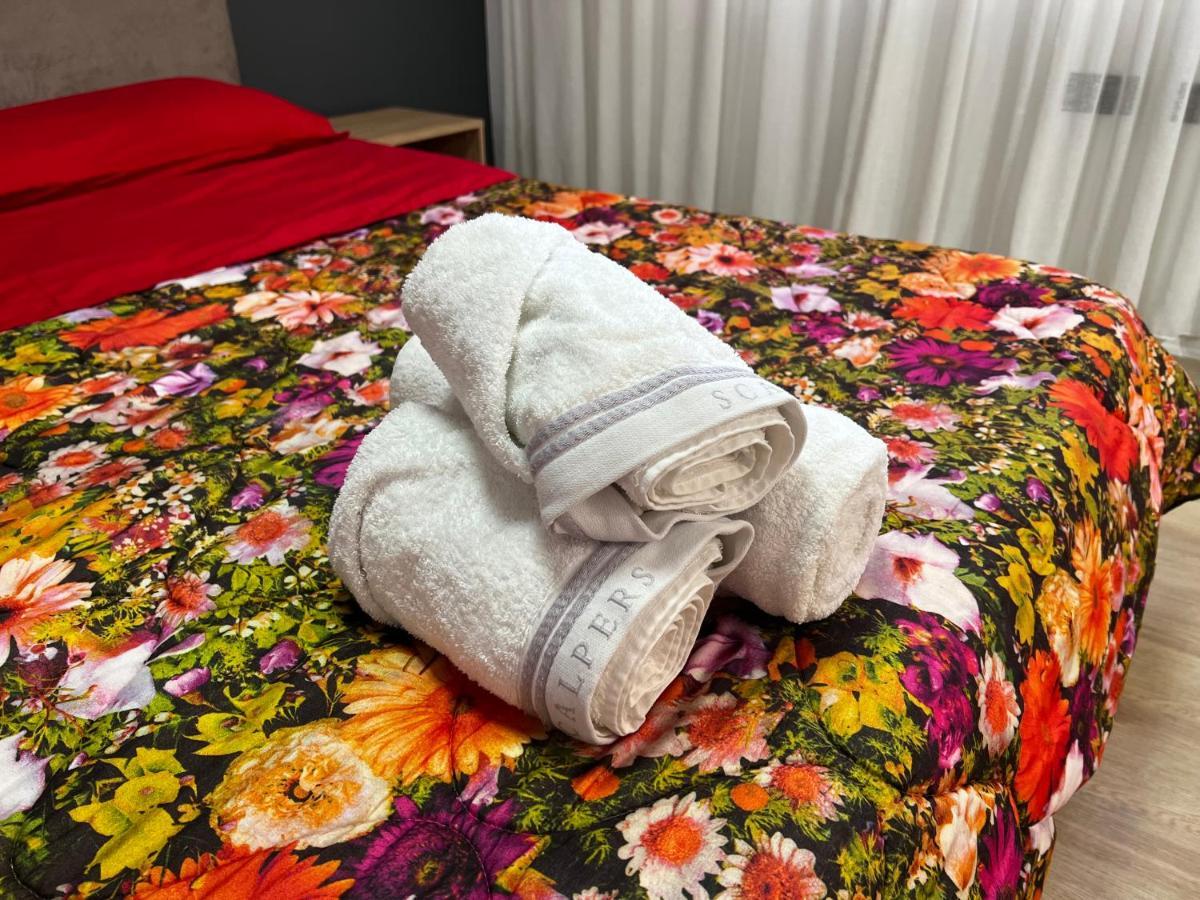 Amion Apartment In Center Of Tirana Buitenkant foto
