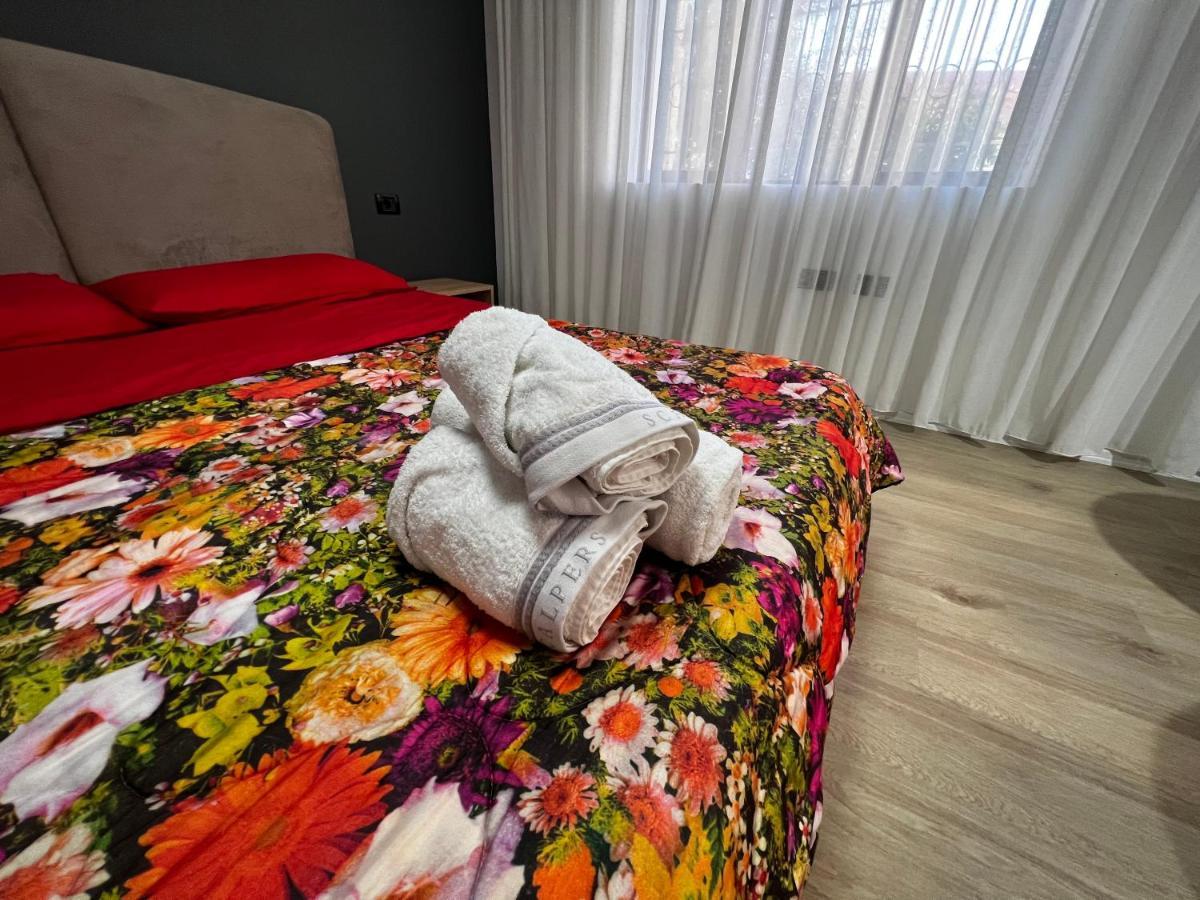 Amion Apartment In Center Of Tirana Buitenkant foto